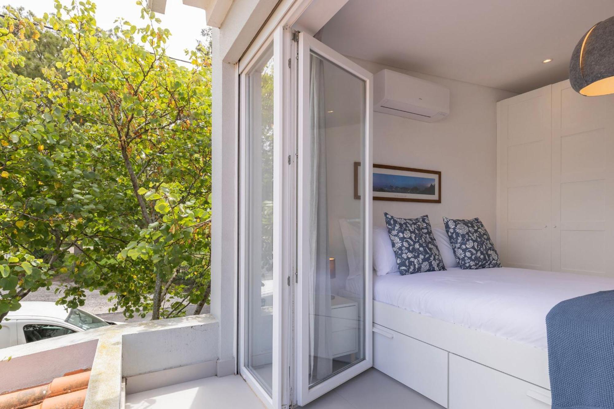 Apartment Carcavelos Sunny Retreat By Lovelystay *