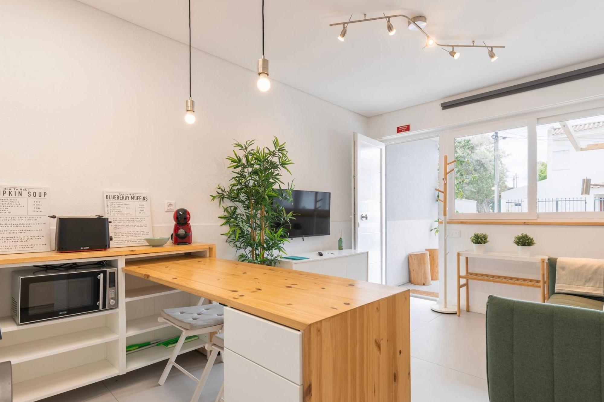 Apartment Carcavelos Sunny Retreat By Lovelystay