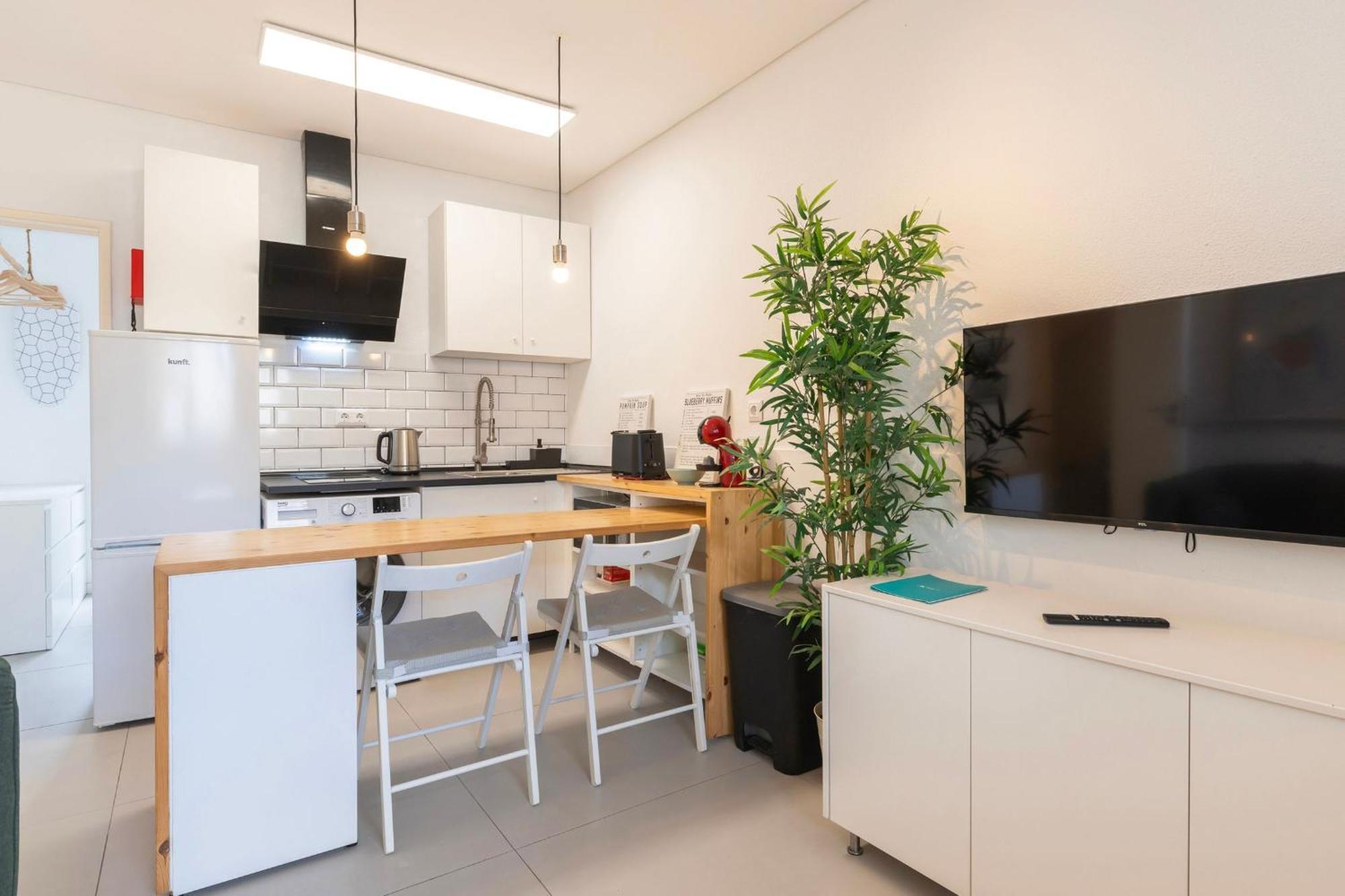 Apartment Carcavelos Sunny Retreat By Lovelystay