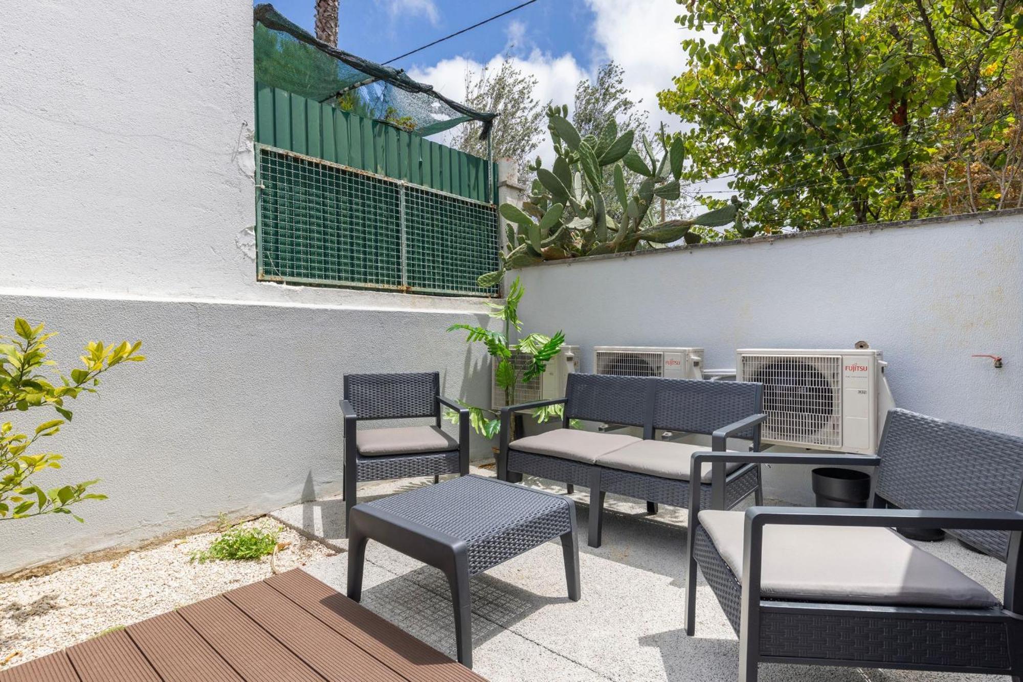 Carcavelos Sunny Retreat By Lovelystay
