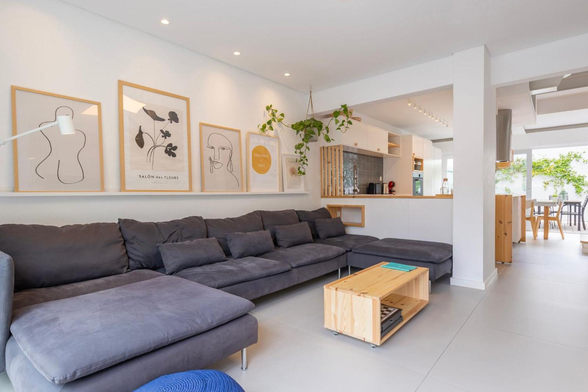 Apartment Carcavelos Sunny Retreat By Lovelystay