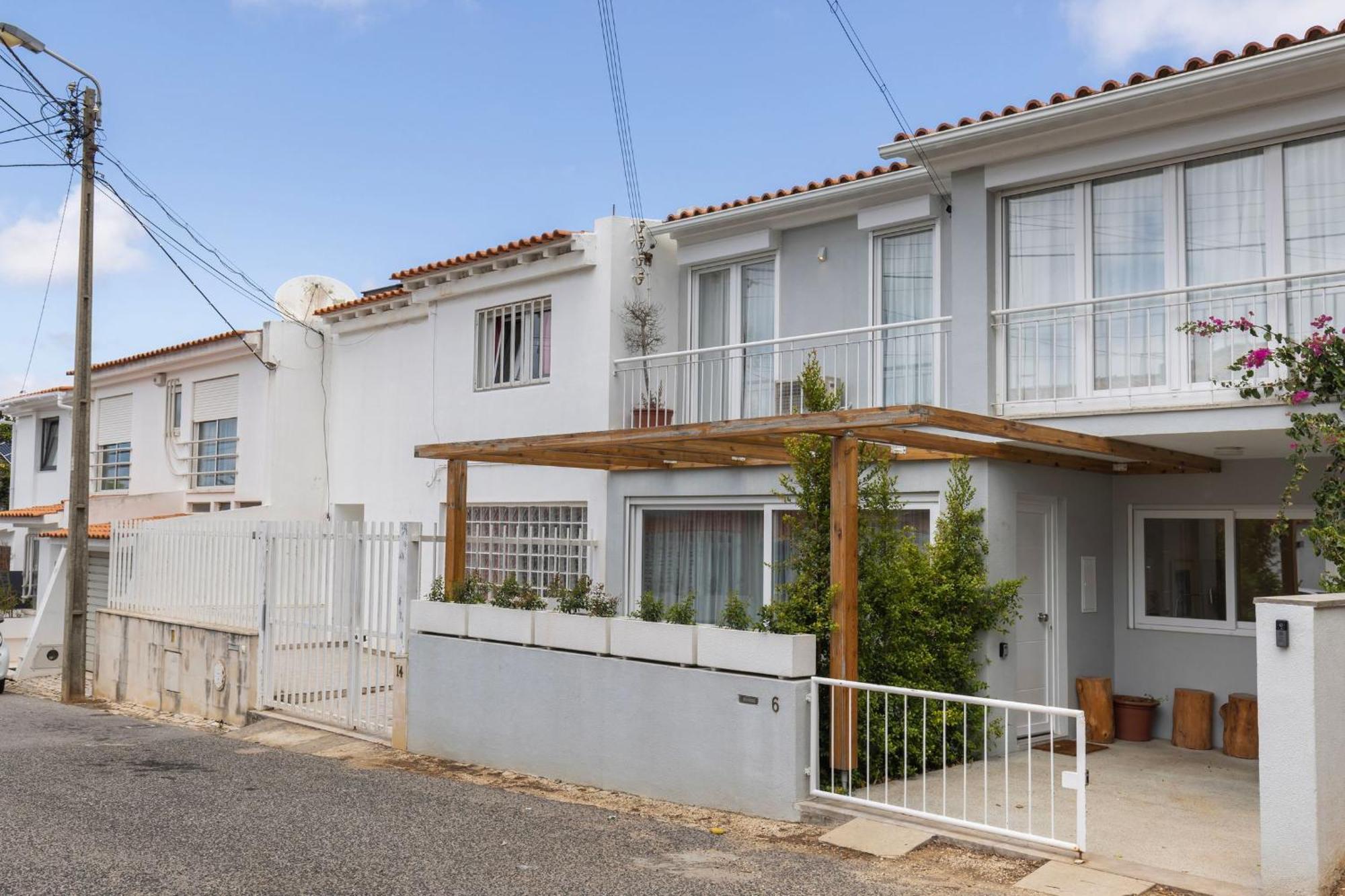 Carcavelos Sunny Retreat By Lovelystay Apartment